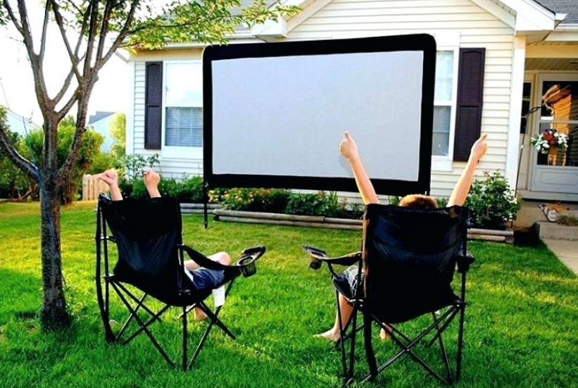 how to make your own projector screen for Daylight Viewing Projector